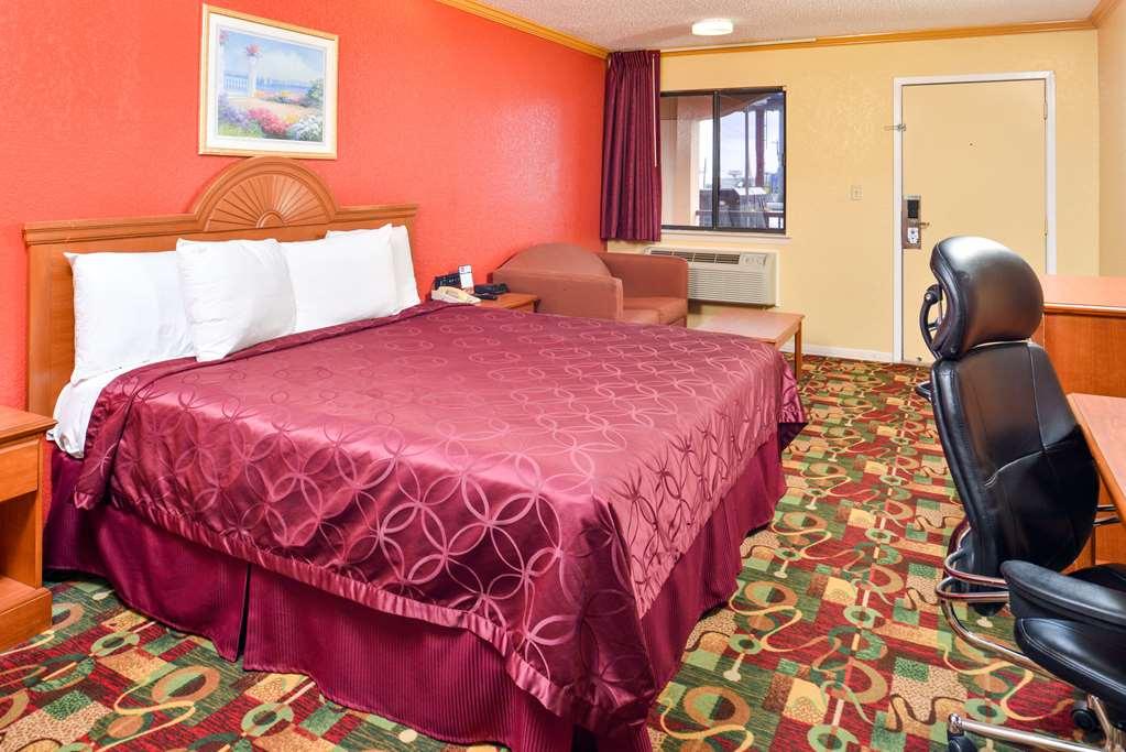 Americas Best Value Inn Buda Luaran gambar