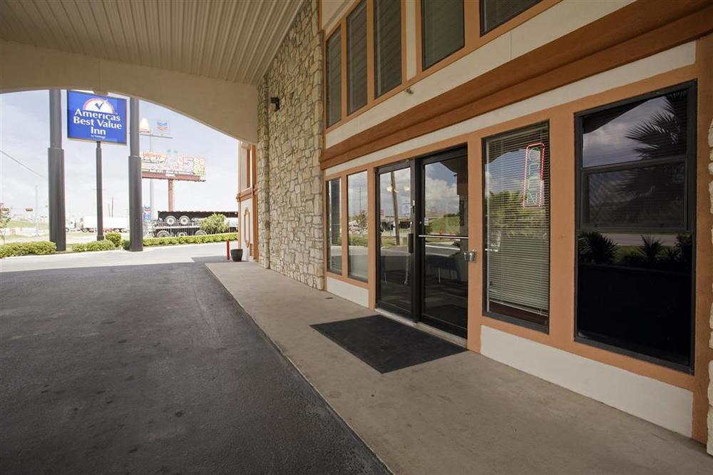 Americas Best Value Inn Buda Luaran gambar