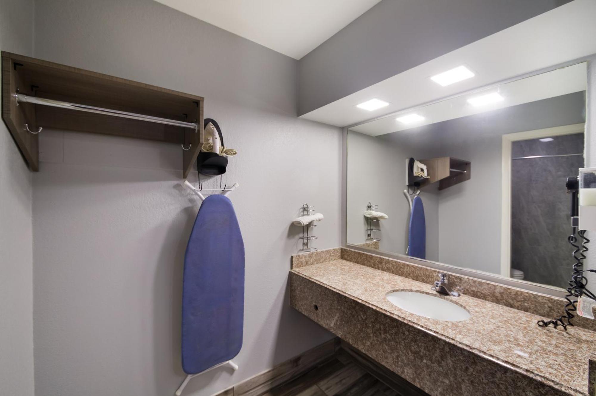 Americas Best Value Inn Buda Luaran gambar
