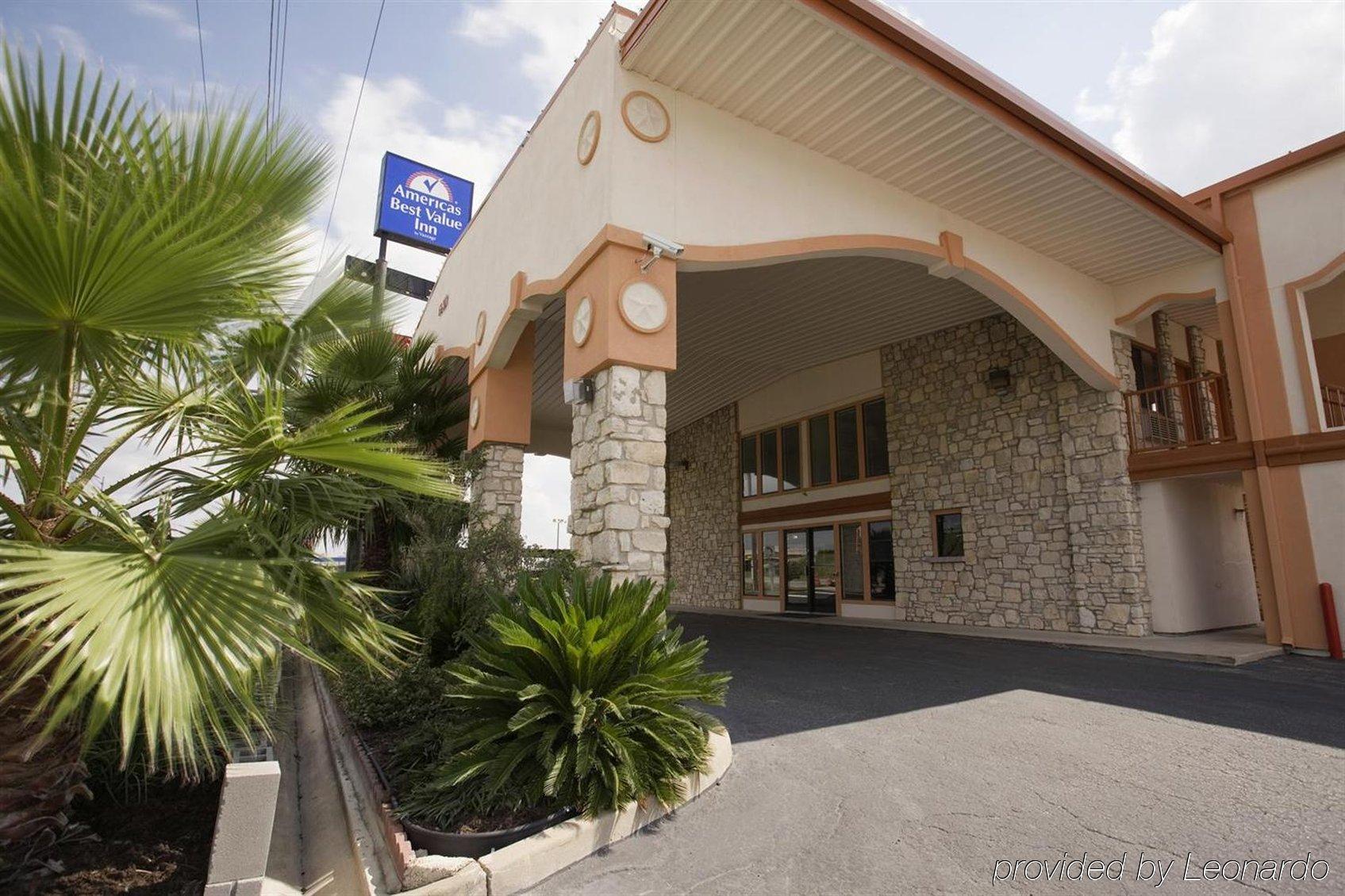 Americas Best Value Inn Buda Luaran gambar
