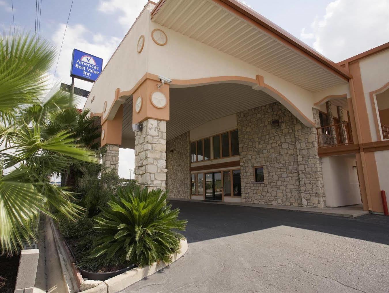 Americas Best Value Inn Buda Luaran gambar